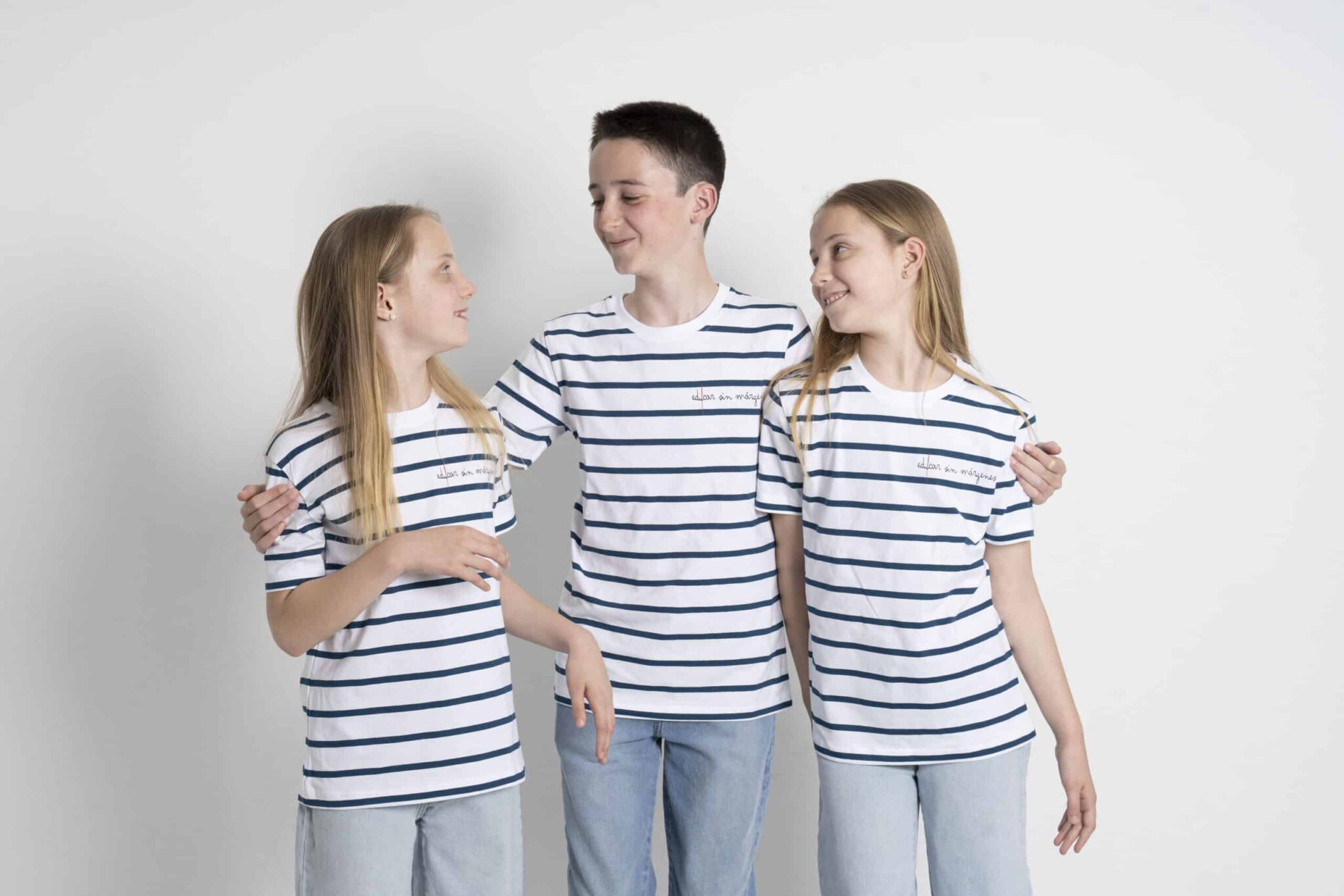 Camiseta Infantil Educar Sin Márgenes