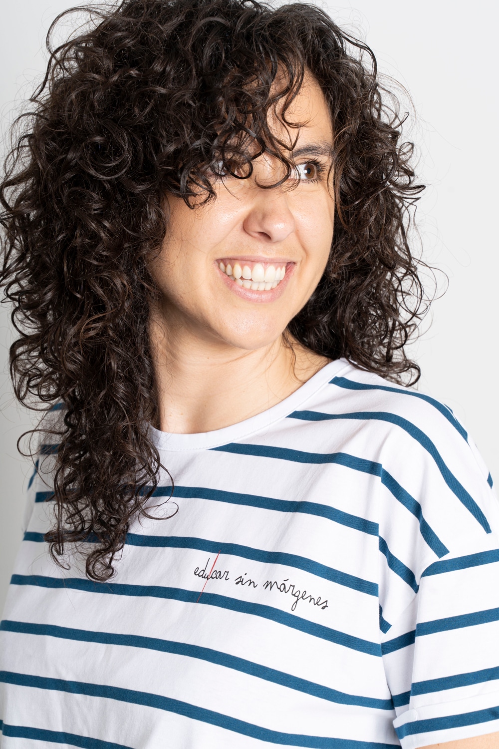 Camiseta Mujer Educar Sin Márgenes - Imagen 4