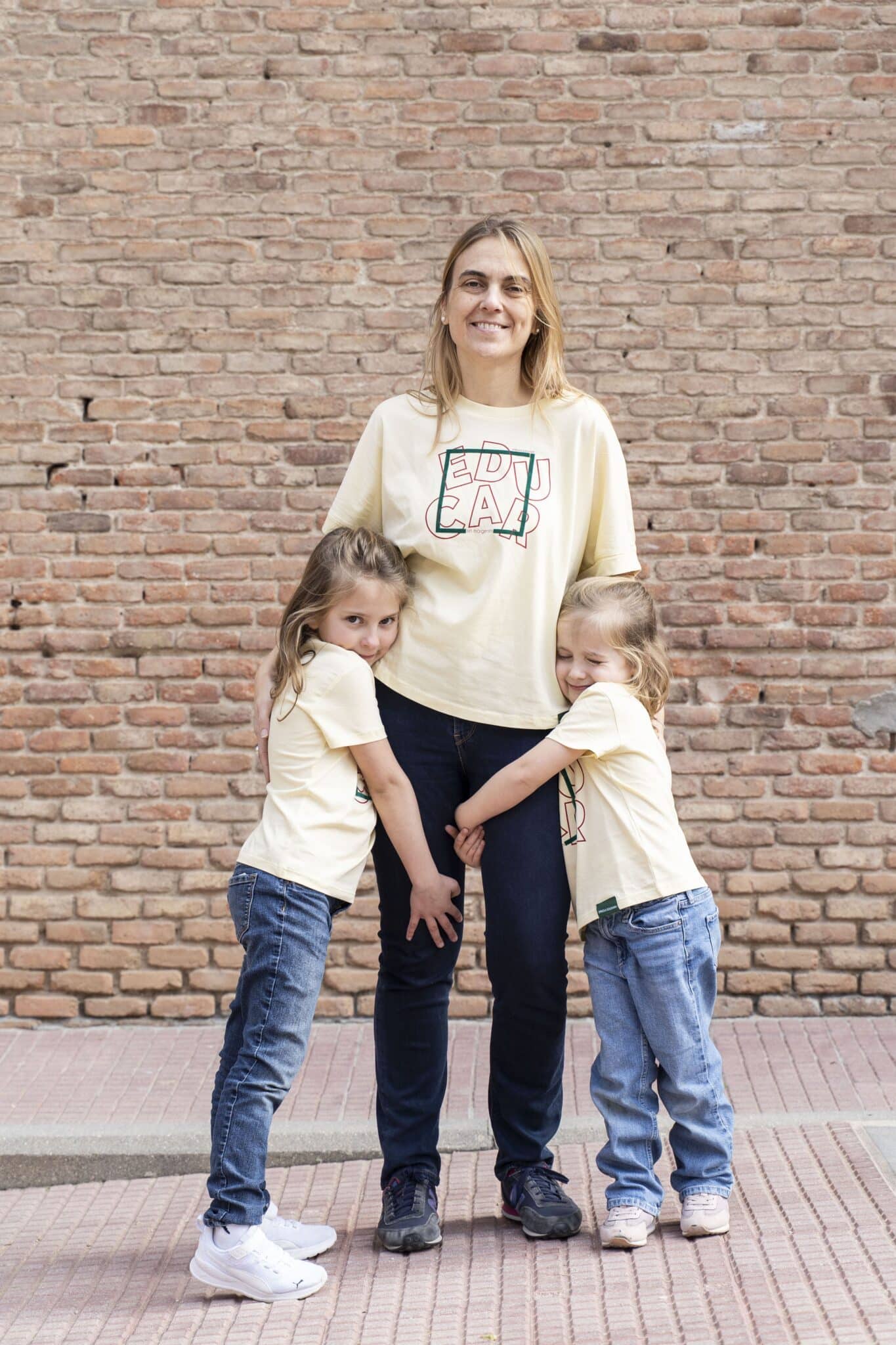 Camiseta Mujer Educar Sin Márgenes 2025 - Imagen 4