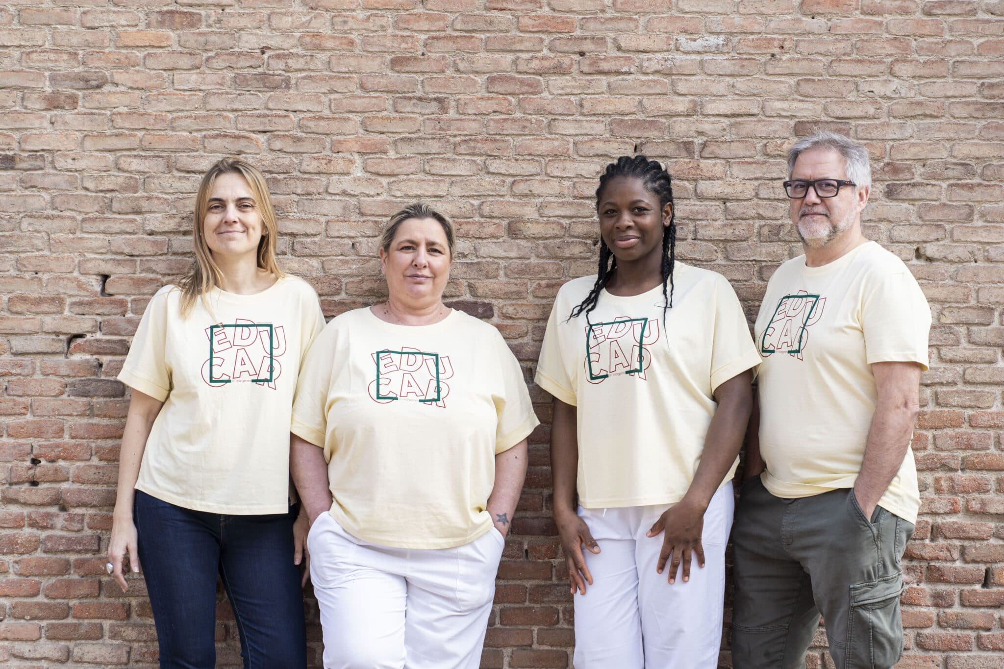 Camiseta Mujer Educar Sin Márgenes 2025 - Imagen 6